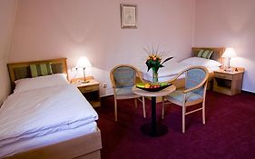 Castle Residence Praha  4*